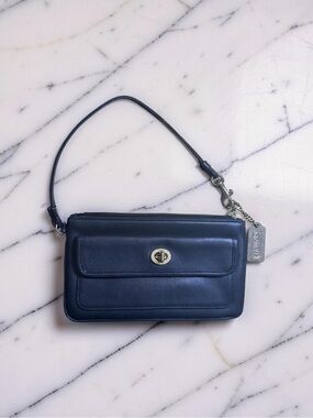 COACH Vintage Black Front Flap Turn Lock pocket Clutch Wristlet - Excellent Cond